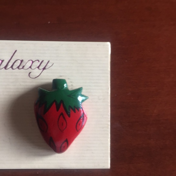 NWT Strawberry Earrings, Wooden, hand painted - Picture 2 of 8